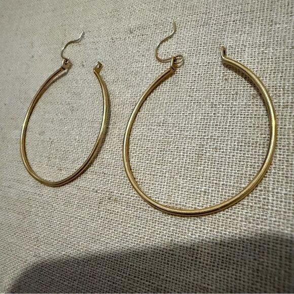 VINTAGE GOLD-PLATED OPEN HOOP EARRINGS - Picture 7 of 16